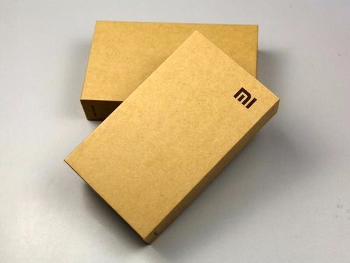 說到牛皮紙盒，多少人會箱到小米手機盒？